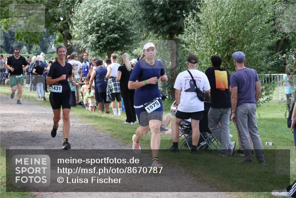 31.08.2025 - Elbe Triathlon Hamburg Luisa Fischer http://msf.ph/oto/8670787 31.08.2025 11:53:26 Laufen 1431, 1575 meine-sportfotos.de