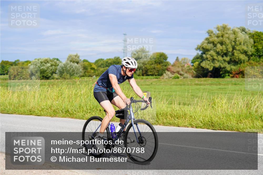 31.08.2025 - Elbe Triathlon Hamburg Michael Burmester http://msf.ph/oto/8670788 31.08.2025 10:00:59 Radfahren 427, 825 meine-sportfotos.de