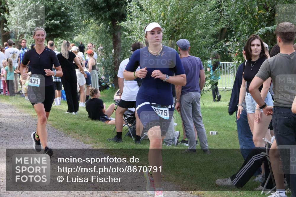 31.08.2025 - Elbe Triathlon Hamburg Luisa Fischer http://msf.ph/oto/8670791 31.08.2025 11:53:27 Laufen 431, 1575 meine-sportfotos.de