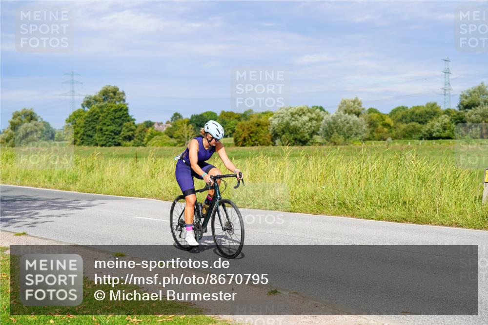 31.08.2025 - Elbe Triathlon Hamburg Michael Burmester http://msf.ph/oto/8670795 31.08.2025 10:01:03 Radfahren 427, 825 meine-sportfotos.de