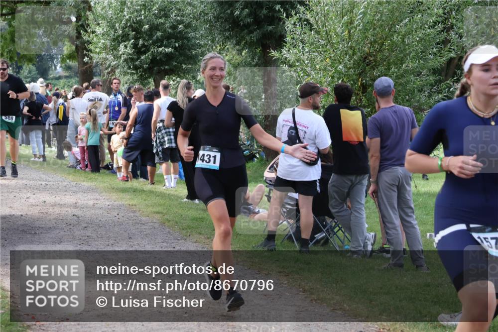 31.08.2025 - Elbe Triathlon Hamburg Luisa Fischer http://msf.ph/oto/8670796 31.08.2025 11:53:28 Laufen 588, 19, 431, 157 meine-sportfotos.de
