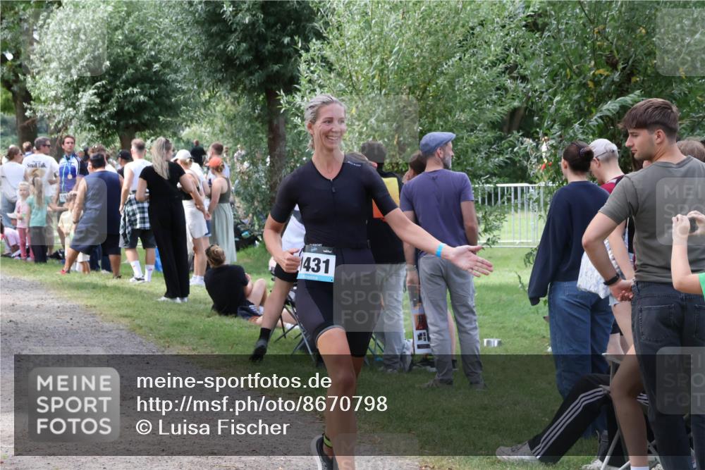 31.08.2025 - Elbe Triathlon Hamburg Luisa Fischer http://msf.ph/oto/8670798 31.08.2025 11:53:29 Laufen 1431 meine-sportfotos.de
