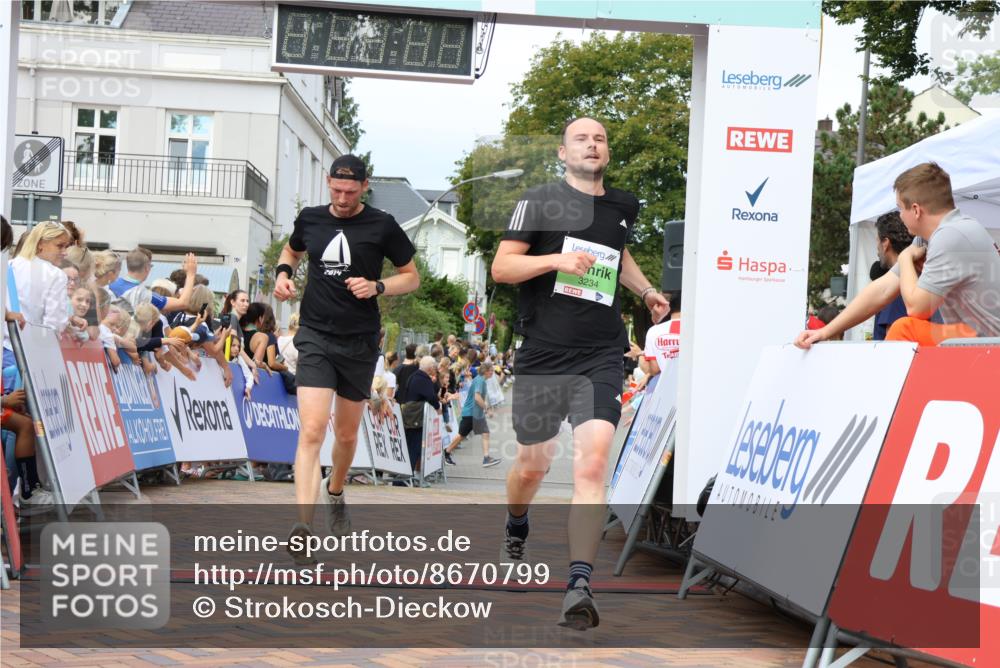 31.08.2025 - 21. Blankeneser Heldenlauf Strokosch-Dieckow http://msf.ph/oto/8670799 31.08.2025 10:53:38 Ziel 3501, 3234 meine-sportfotos.de