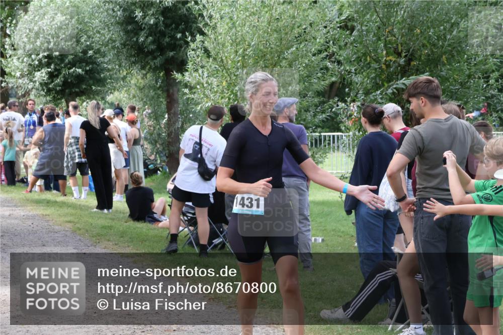 31.08.2025 - Elbe Triathlon Hamburg Luisa Fischer http://msf.ph/oto/8670800 31.08.2025 11:53:29 Laufen 1431 meine-sportfotos.de