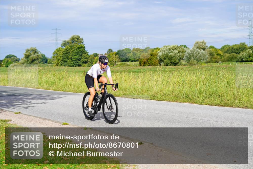 31.08.2025 - Elbe Triathlon Hamburg Michael Burmester http://msf.ph/oto/8670801 31.08.2025 10:01:12 Radfahren 568, 804 meine-sportfotos.de