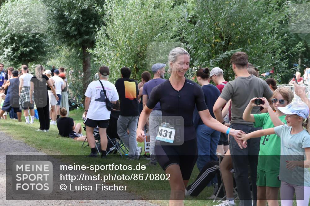 31.08.2025 - Elbe Triathlon Hamburg Luisa Fischer http://msf.ph/oto/8670802 31.08.2025 11:53:29 Laufen 431 meine-sportfotos.de