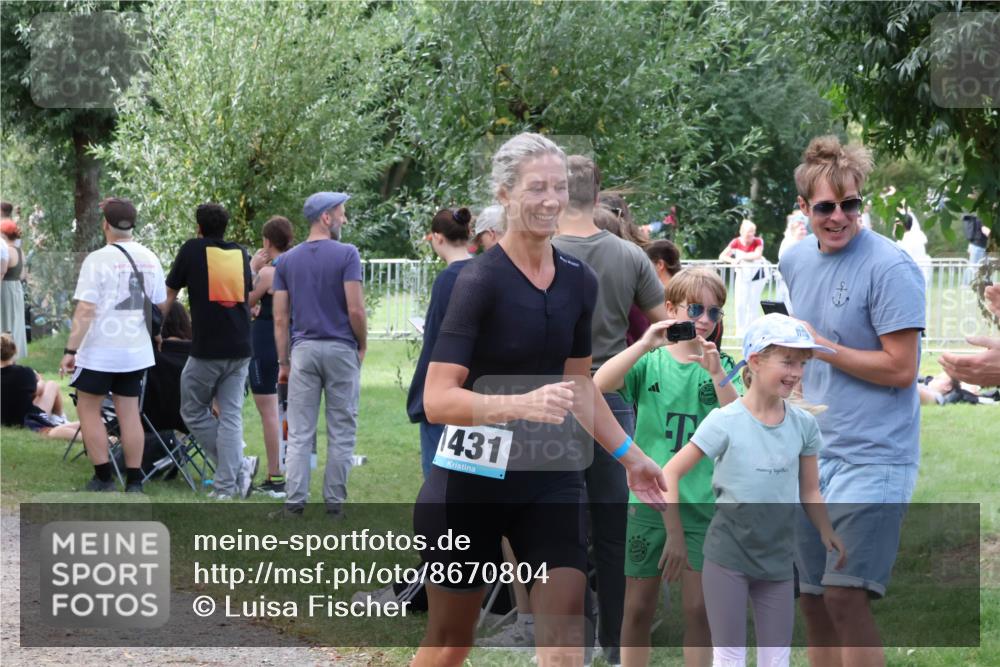 31.08.2025 - Elbe Triathlon Hamburg Luisa Fischer http://msf.ph/oto/8670804 31.08.2025 11:53:30 Laufen 431 meine-sportfotos.de