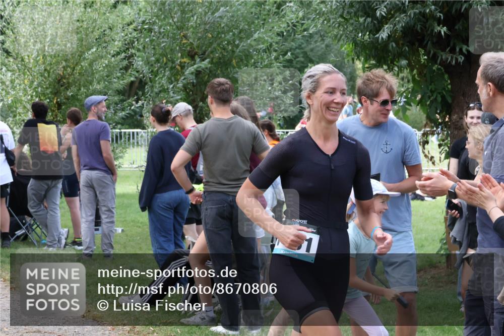 31.08.2025 - Elbe Triathlon Hamburg Luisa Fischer http://msf.ph/oto/8670806 31.08.2025 11:53:30 Laufen 31 meine-sportfotos.de