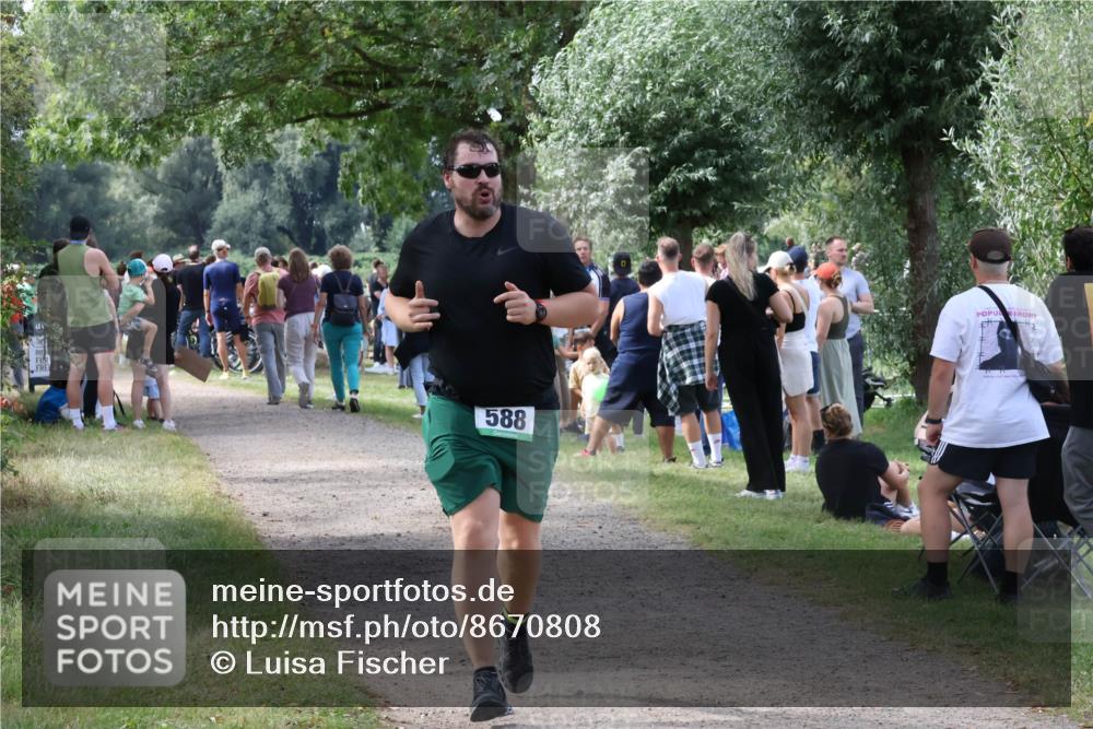 31.08.2025 - Elbe Triathlon Hamburg Luisa Fischer http://msf.ph/oto/8670808 31.08.2025 11:53:33 Laufen 588 meine-sportfotos.de