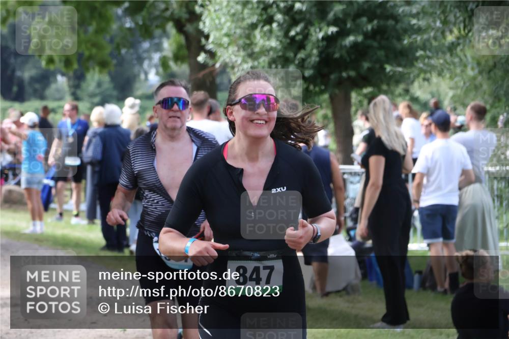 31.08.2025 - Elbe Triathlon Hamburg Luisa Fischer http://msf.ph/oto/8670823 31.08.2025 11:54:00 Laufen 847, 2 meine-sportfotos.de