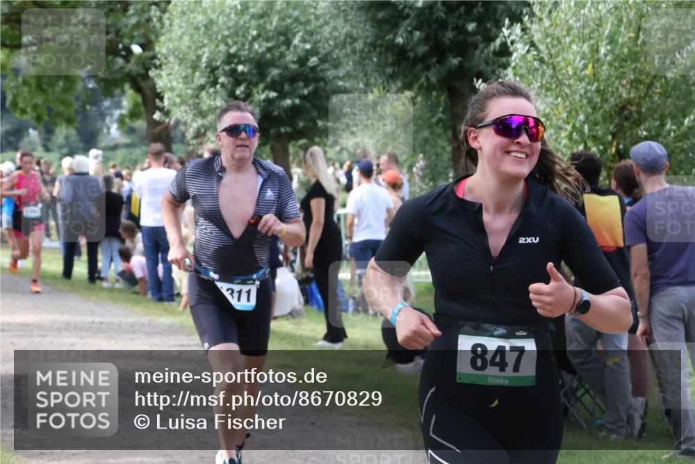 31.08.2025 - Elbe Triathlon Hamburg Luisa Fischer http://msf.ph/oto/8670829 31.08.2025 11:54:01 Laufen 311, 2, 847 meine-sportfotos.de
