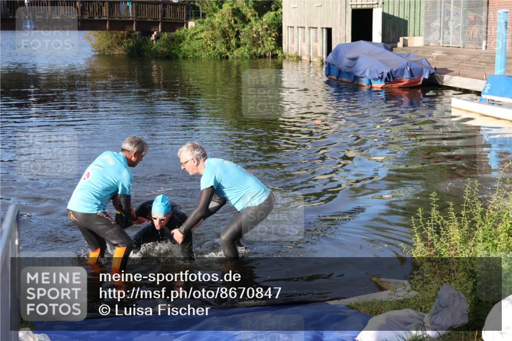 31.08.2025 - Elbe Triathlon Hamburg Luisa Fischer http://msf.ph/oto/8670847 31.08.2025 08:25:52 Schwimmen 194 meine-sportfotos.de