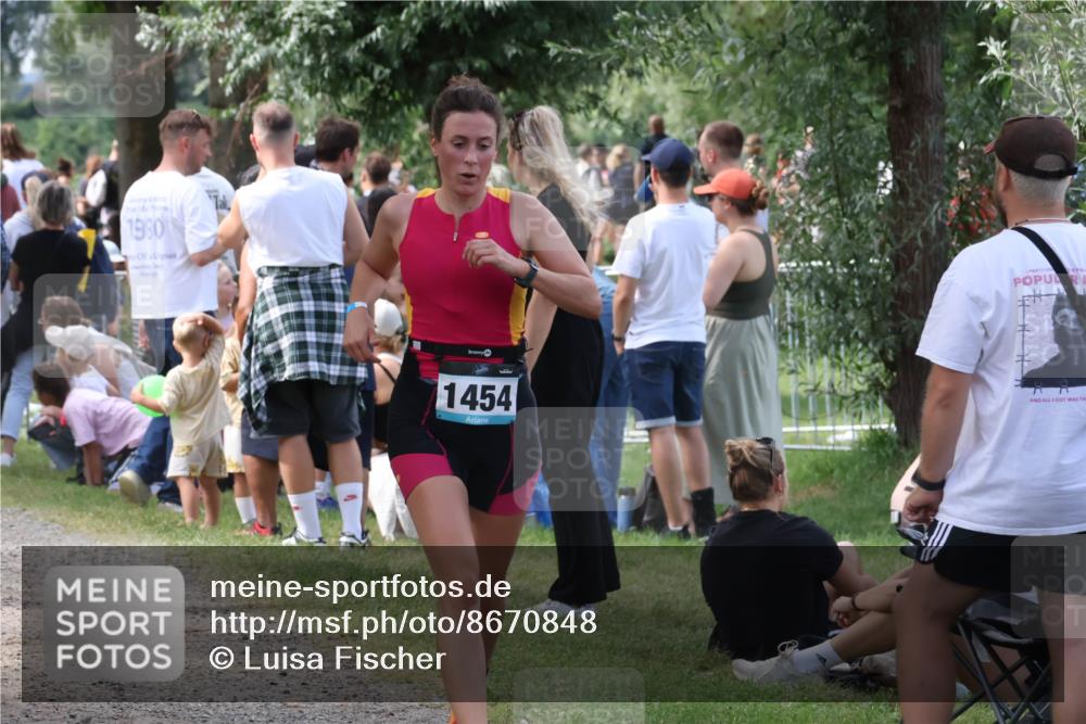 31.08.2025 - Elbe Triathlon Hamburg Luisa Fischer http://msf.ph/oto/8670848 31.08.2025 11:54:06 Laufen 1980, 1454 meine-sportfotos.de