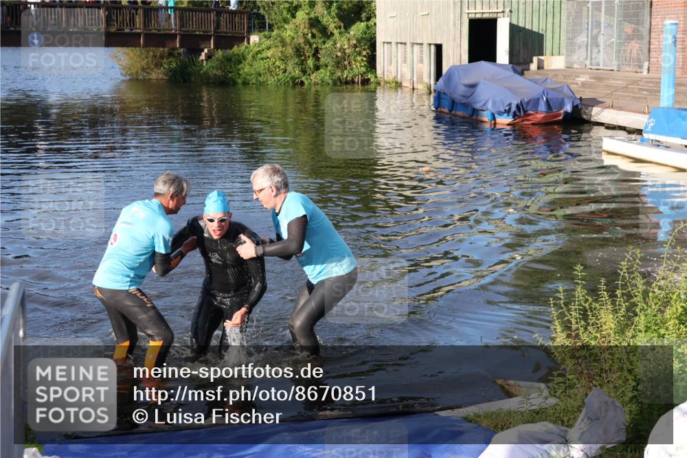 31.08.2025 - Elbe Triathlon Hamburg Luisa Fischer http://msf.ph/oto/8670851 31.08.2025 08:25:52 Schwimmen 194 meine-sportfotos.de