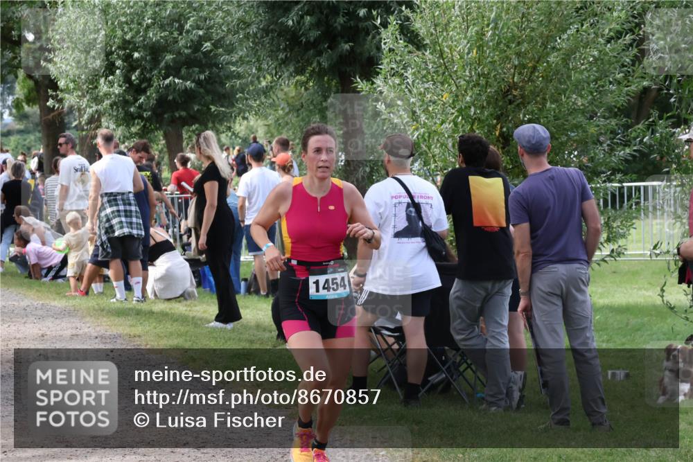 31.08.2025 - Elbe Triathlon Hamburg Luisa Fischer http://msf.ph/oto/8670857 31.08.2025 11:54:08 Laufen 1454 meine-sportfotos.de