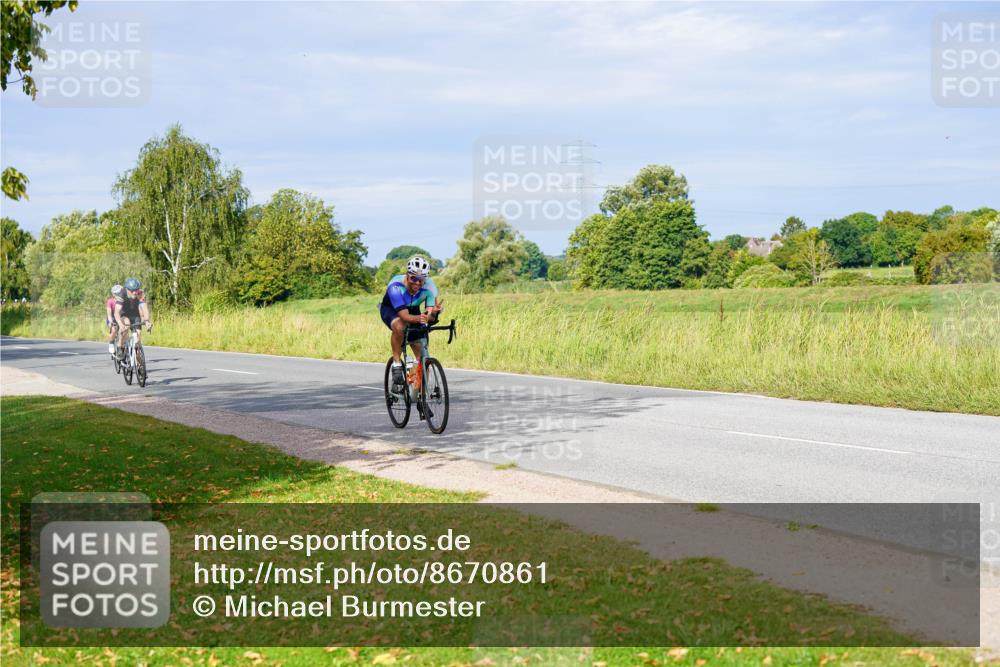 31.08.2025 - Elbe Triathlon Hamburg Michael Burmester http://msf.ph/oto/8670861 31.08.2025 10:01:23 Radfahren 431, 508, 534, 691, 786, 823, 826 meine-sportfotos.de