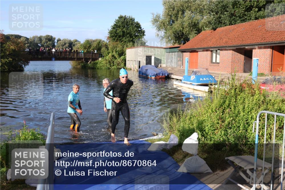 31.08.2025 - Elbe Triathlon Hamburg Luisa Fischer http://msf.ph/oto/8670864 31.08.2025 08:25:54 Schwimmen 194 meine-sportfotos.de