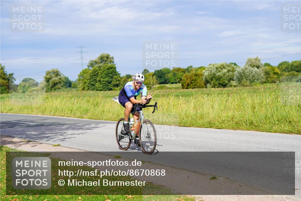 31.08.2025 - Elbe Triathlon Hamburg Michael Burmester http://msf.ph/oto/8670868 31.08.2025 10:01:24 Radfahren 431, 534, 691, 786, 823, 826 meine-sportfotos.de