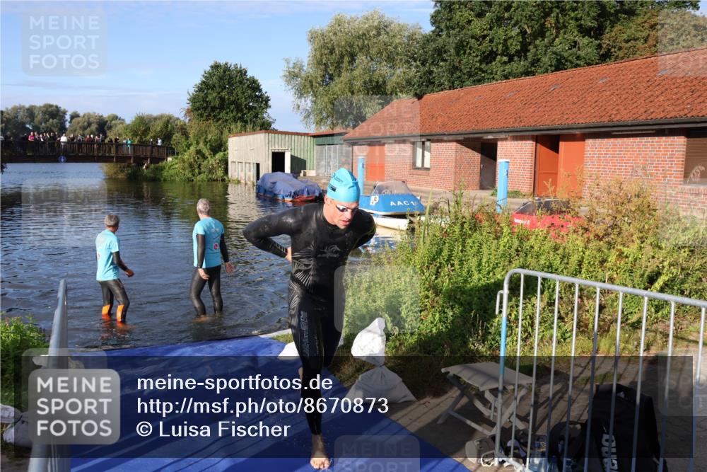 31.08.2025 - Elbe Triathlon Hamburg Luisa Fischer http://msf.ph/oto/8670873 31.08.2025 08:25:55 Schwimmen 194 meine-sportfotos.de