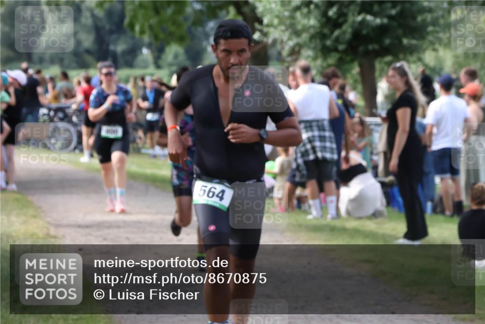 31.08.2025 - Elbe Triathlon Hamburg Luisa Fischer http://msf.ph/oto/8670875 31.08.2025 11:54:11 Laufen 564 meine-sportfotos.de