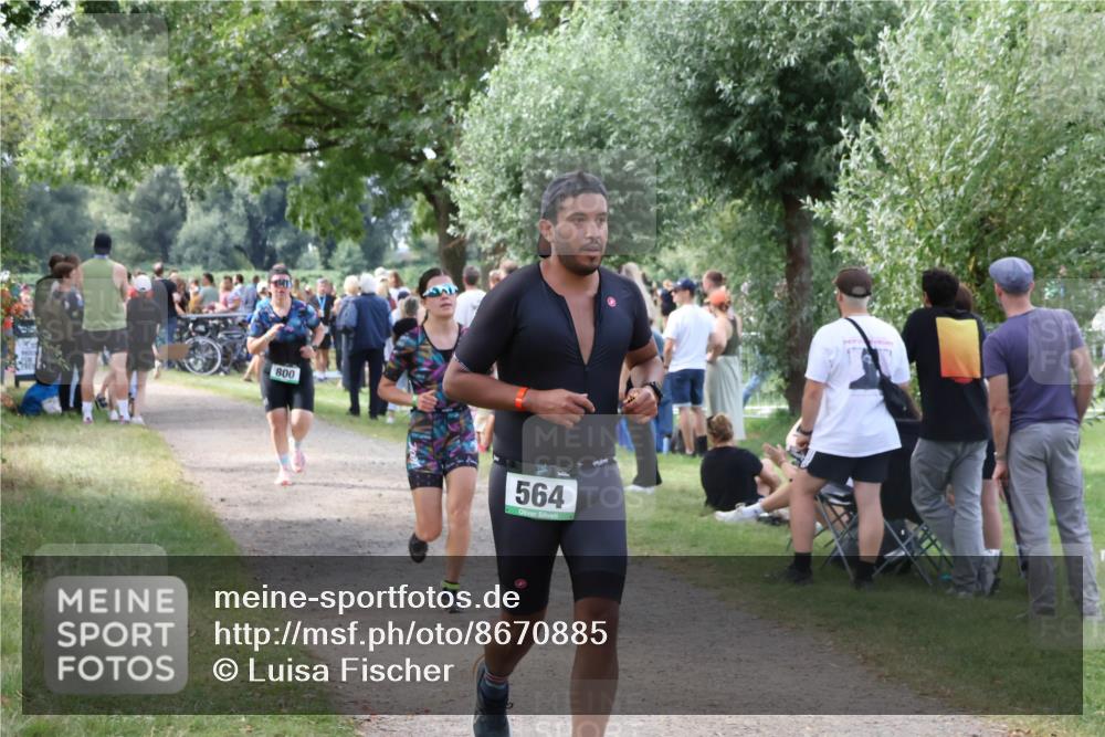 31.08.2025 - Elbe Triathlon Hamburg Luisa Fischer http://msf.ph/oto/8670885 31.08.2025 11:54:12 Laufen 800, 564 meine-sportfotos.de