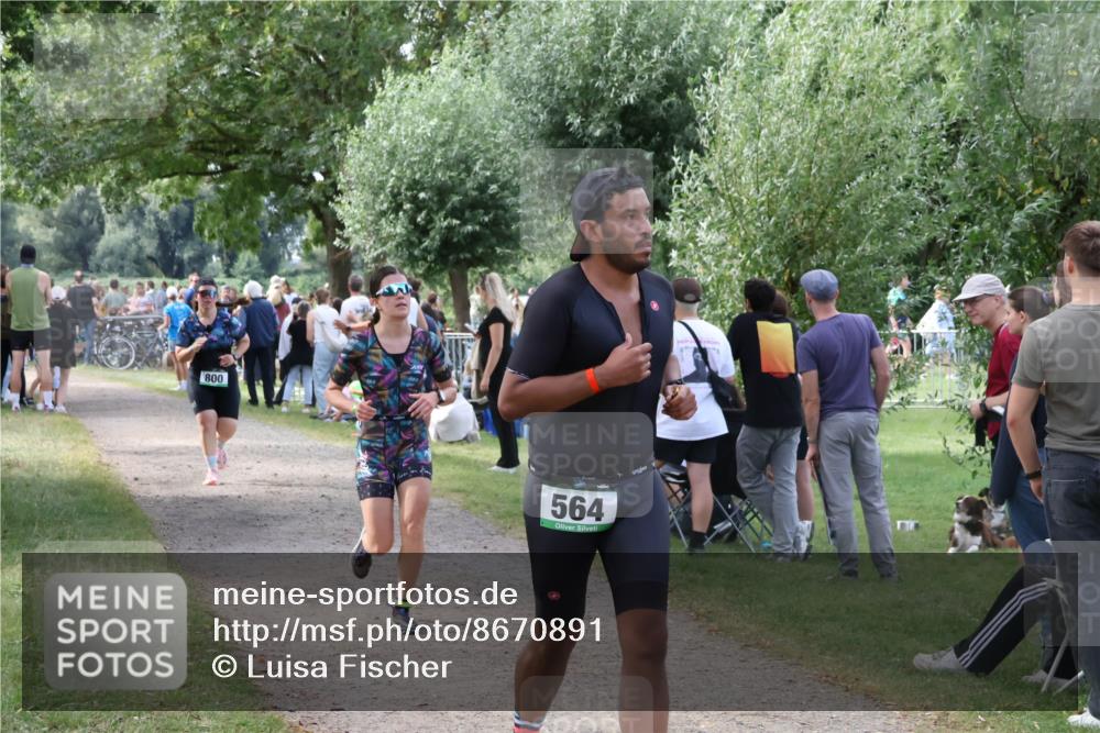 31.08.2025 - Elbe Triathlon Hamburg Luisa Fischer http://msf.ph/oto/8670891 31.08.2025 11:54:13 Laufen 800, 564 meine-sportfotos.de