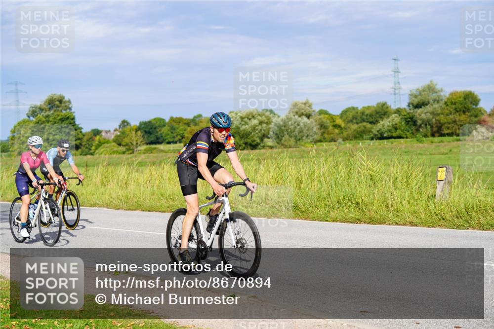 31.08.2025 - Elbe Triathlon Hamburg Michael Burmester http://msf.ph/oto/8670894 31.08.2025 10:01:25 Radfahren 431, 534, 691, 823, 826 meine-sportfotos.de
