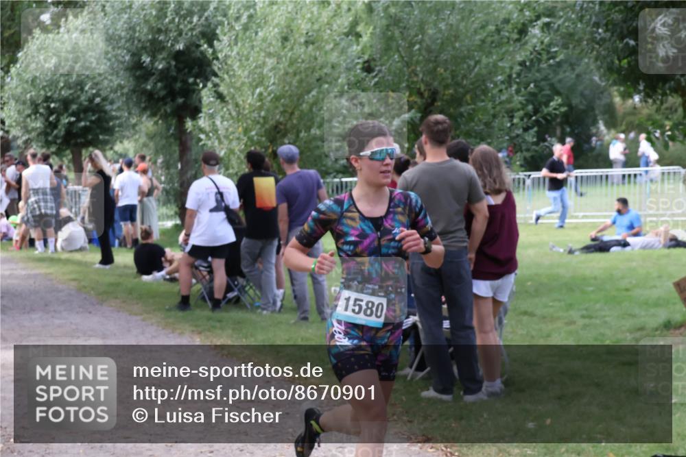 31.08.2025 - Elbe Triathlon Hamburg Luisa Fischer http://msf.ph/oto/8670901 31.08.2025 11:54:15 Laufen 1580 meine-sportfotos.de