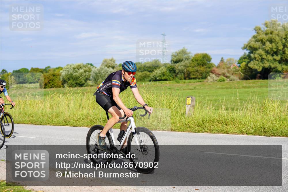 31.08.2025 - Elbe Triathlon Hamburg Michael Burmester http://msf.ph/oto/8670902 31.08.2025 10:01:26 Radfahren 431, 534, 691, 823, 826 meine-sportfotos.de