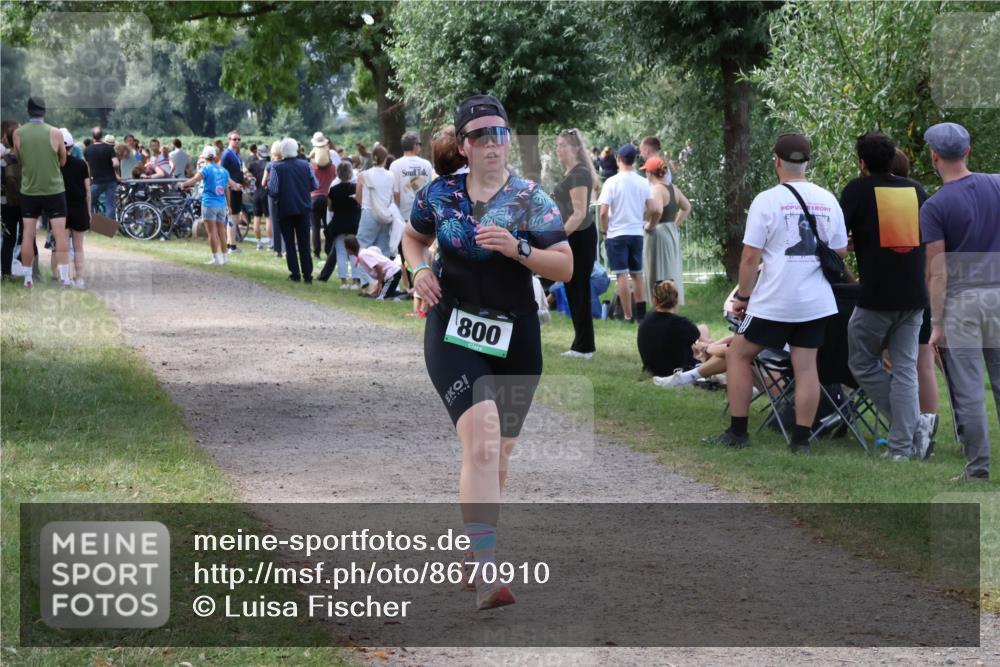 31.08.2025 - Elbe Triathlon Hamburg Luisa Fischer http://msf.ph/oto/8670910 31.08.2025 11:54:17 Laufen 800 meine-sportfotos.de