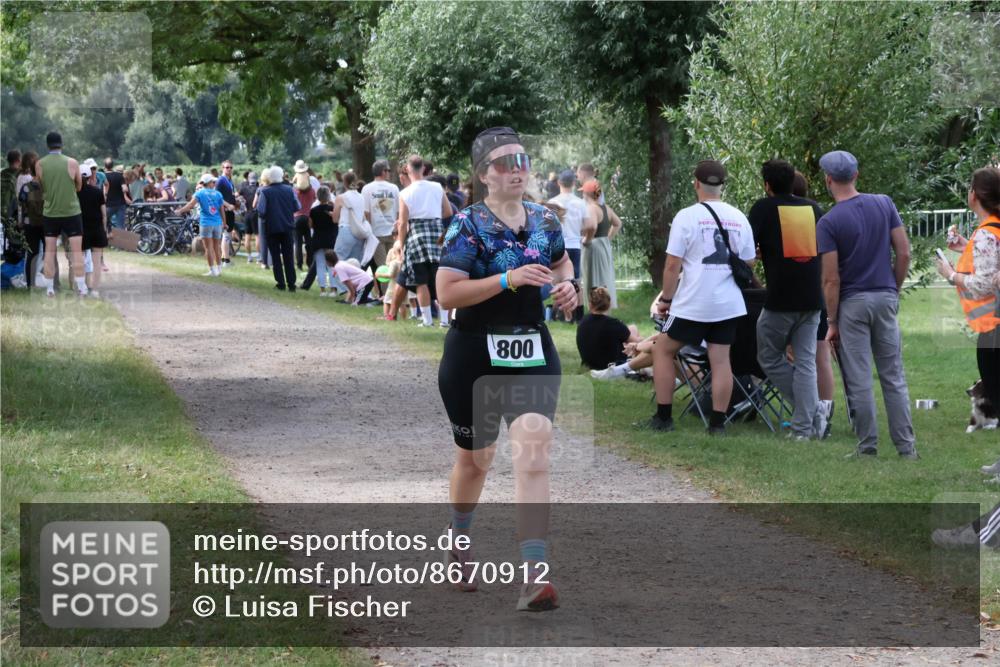 31.08.2025 - Elbe Triathlon Hamburg Luisa Fischer http://msf.ph/oto/8670912 31.08.2025 11:54:17 Laufen 800 meine-sportfotos.de