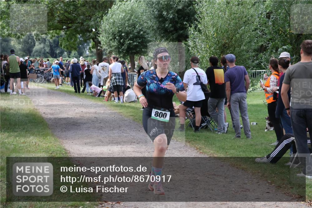 31.08.2025 - Elbe Triathlon Hamburg Luisa Fischer http://msf.ph/oto/8670917 31.08.2025 11:54:18 Laufen 800 meine-sportfotos.de