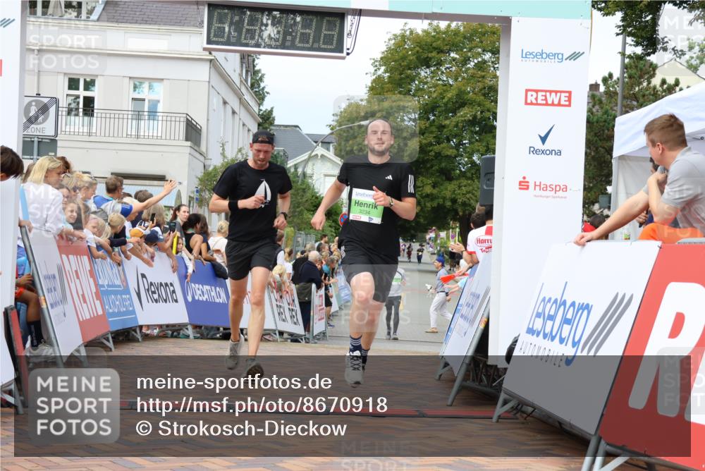 31.08.2025 - 21. Blankeneser Heldenlauf Strokosch-Dieckow http://msf.ph/oto/8670918 31.08.2025 10:53:37 Ziel 3501, 3234 meine-sportfotos.de