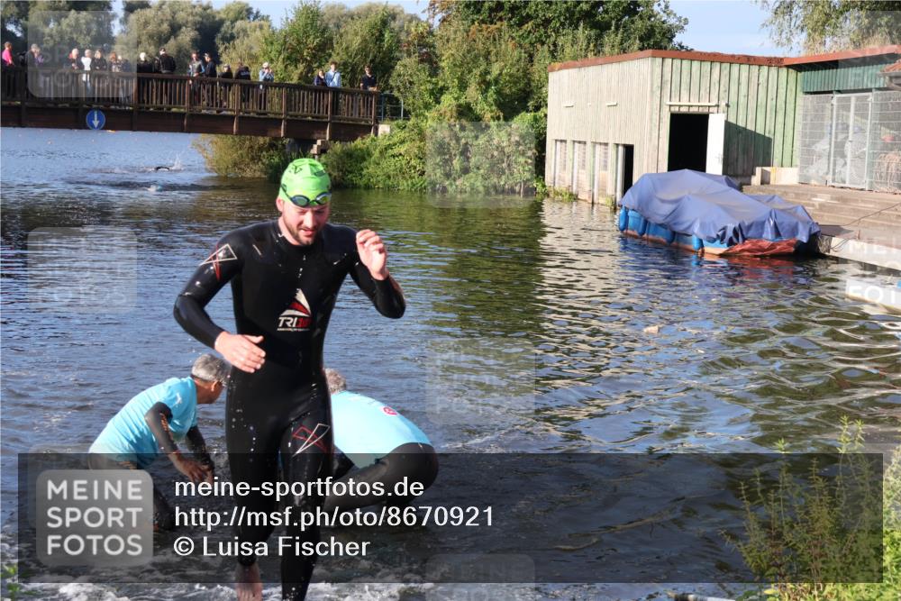 31.08.2025 - Elbe Triathlon Hamburg Luisa Fischer http://msf.ph/oto/8670921 31.08.2025 08:27:43 Schwimmen 224, 243 meine-sportfotos.de