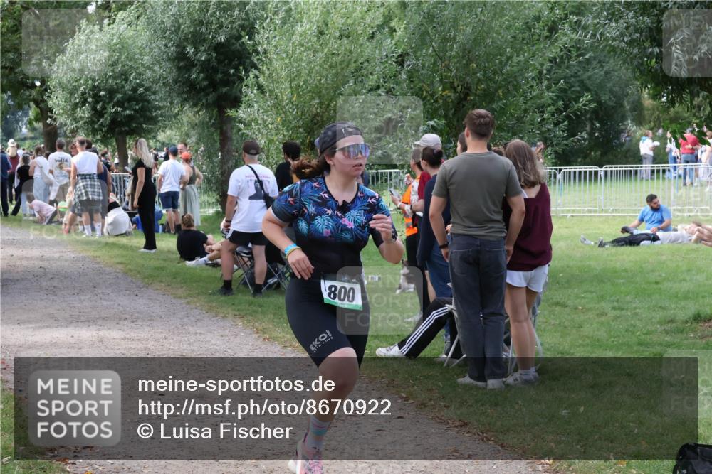 31.08.2025 - Elbe Triathlon Hamburg Luisa Fischer http://msf.ph/oto/8670922 31.08.2025 11:54:18 Laufen 800 meine-sportfotos.de
