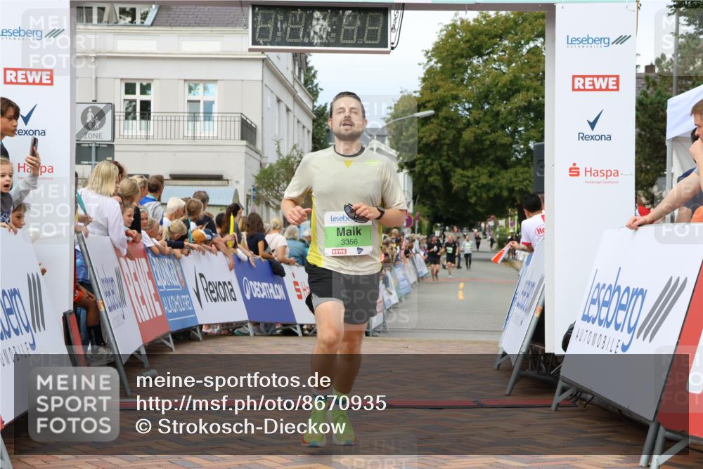 31.08.2025 - 21. Blankeneser Heldenlauf Strokosch-Dieckow http://msf.ph/oto/8670935 31.08.2025 10:53:26 Ziel 3356, 3371 meine-sportfotos.de