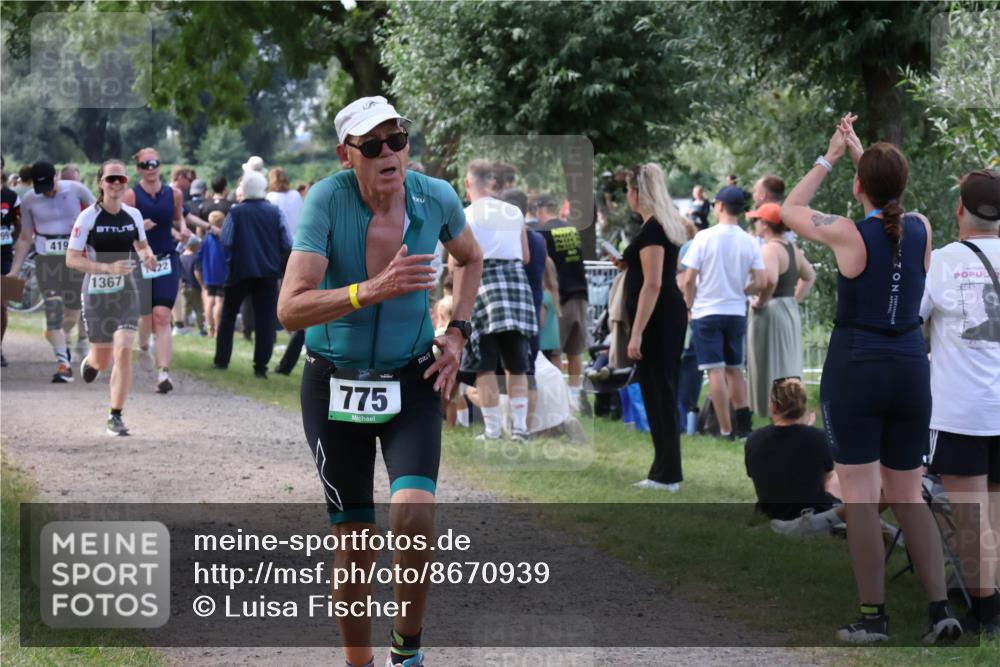 31.08.2025 - Elbe Triathlon Hamburg Luisa Fischer http://msf.ph/oto/8670939 31.08.2025 11:54:29 Laufen 419, 1367, 775 meine-sportfotos.de