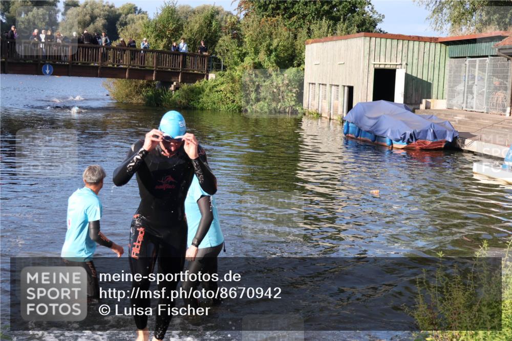31.08.2025 - Elbe Triathlon Hamburg Luisa Fischer http://msf.ph/oto/8670942 31.08.2025 08:27:46 Schwimmen 224, 243 meine-sportfotos.de