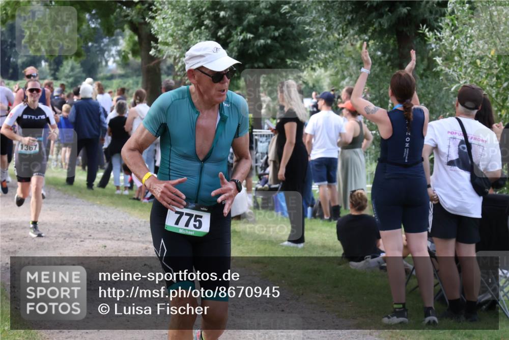 31.08.2025 - Elbe Triathlon Hamburg Luisa Fischer http://msf.ph/oto/8670945 31.08.2025 11:54:30 Laufen 1367, 775 meine-sportfotos.de