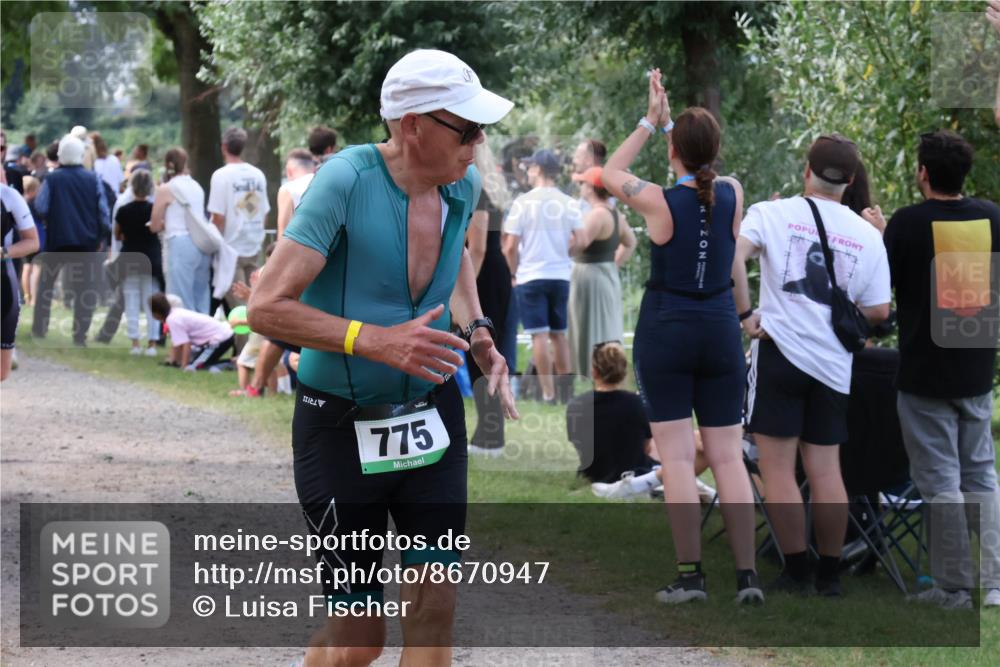 31.08.2025 - Elbe Triathlon Hamburg Luisa Fischer http://msf.ph/oto/8670947 31.08.2025 11:54:30 Laufen 775 meine-sportfotos.de