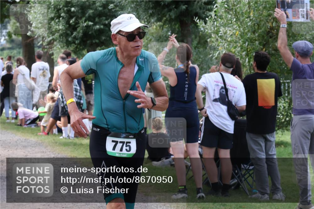 31.08.2025 - Elbe Triathlon Hamburg Luisa Fischer http://msf.ph/oto/8670950 31.08.2025 11:54:31 Laufen 775 meine-sportfotos.de