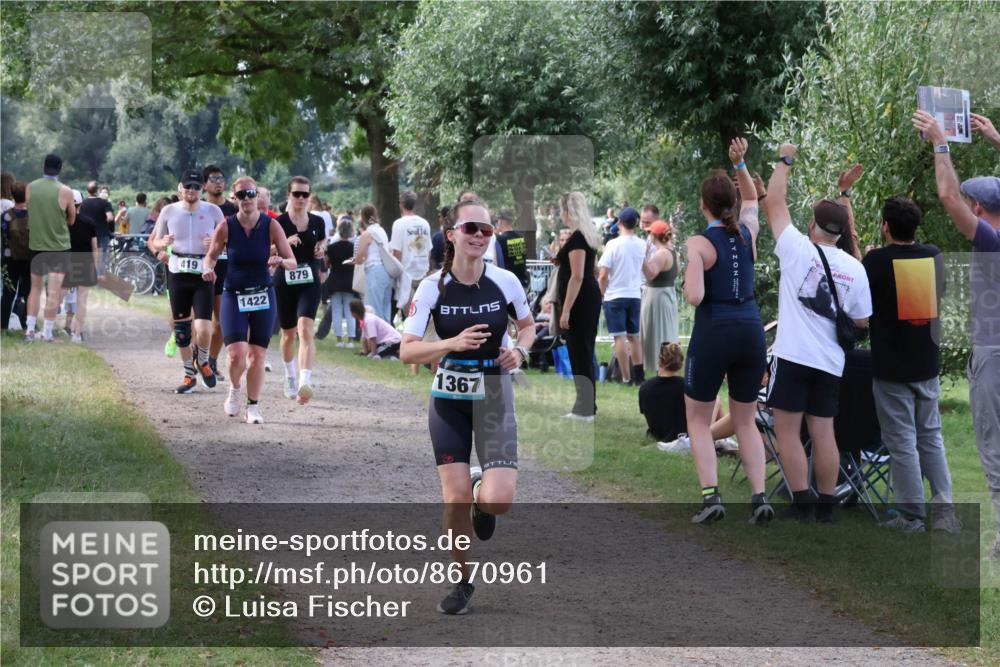 31.08.2025 - Elbe Triathlon Hamburg Luisa Fischer http://msf.ph/oto/8670961 31.08.2025 11:54:33 Laufen 419, 1422, 879, 1367 meine-sportfotos.de