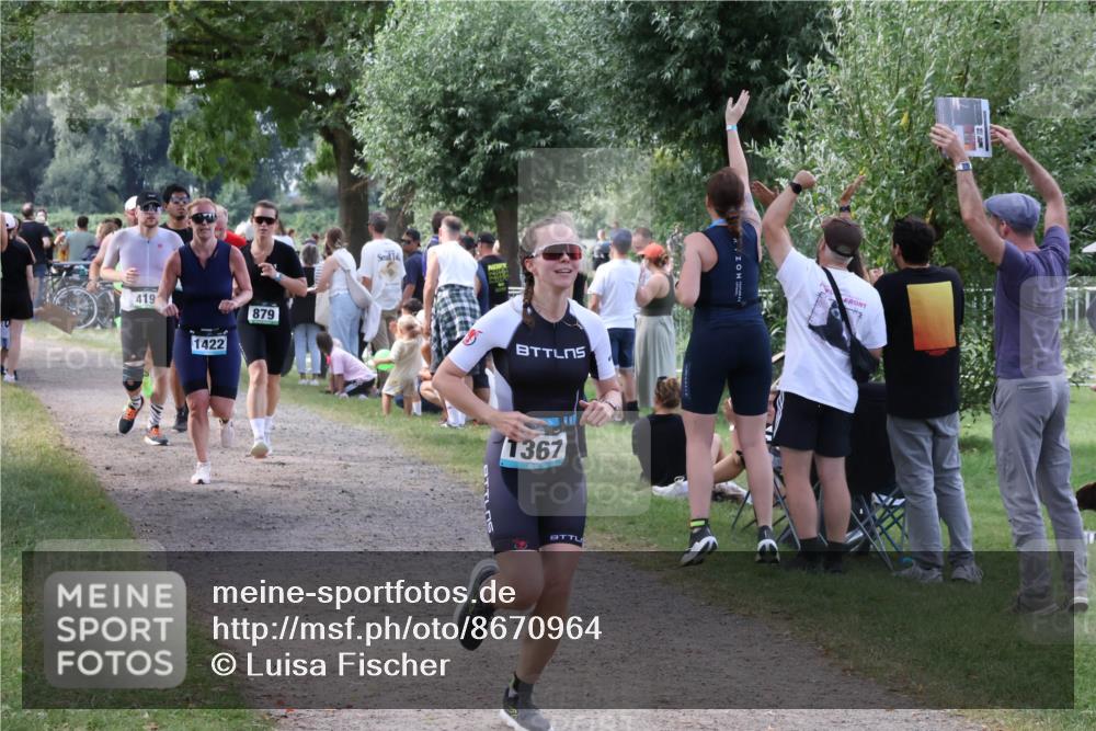 31.08.2025 - Elbe Triathlon Hamburg Luisa Fischer http://msf.ph/oto/8670964 31.08.2025 11:54:33 Laufen 419, 1422, 879, 1367 meine-sportfotos.de
