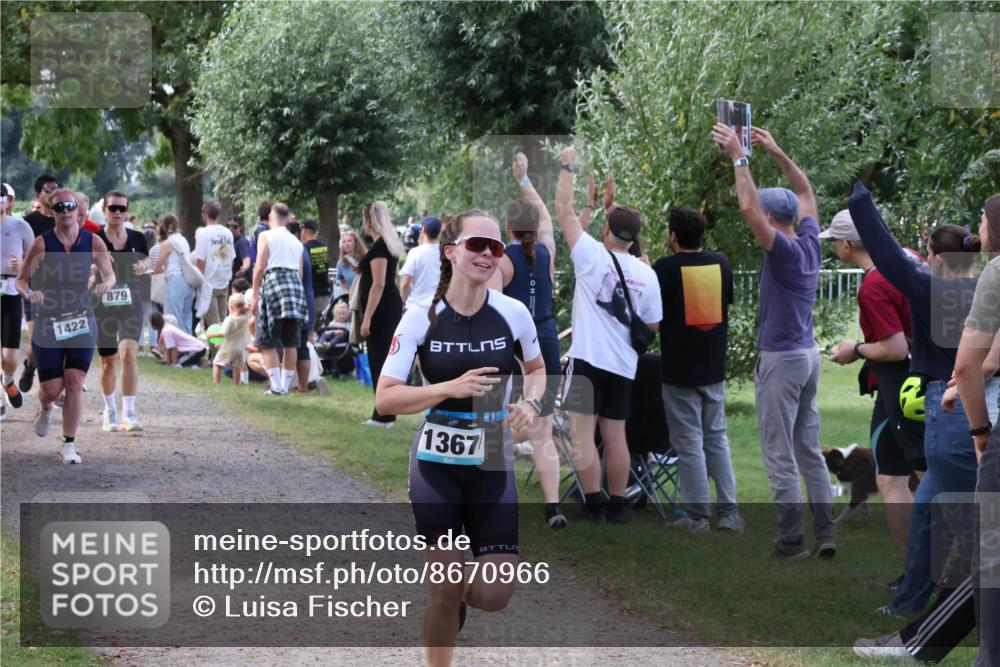 31.08.2025 - Elbe Triathlon Hamburg Luisa Fischer http://msf.ph/oto/8670966 31.08.2025 11:54:34 Laufen 1422, 879, 1367 meine-sportfotos.de