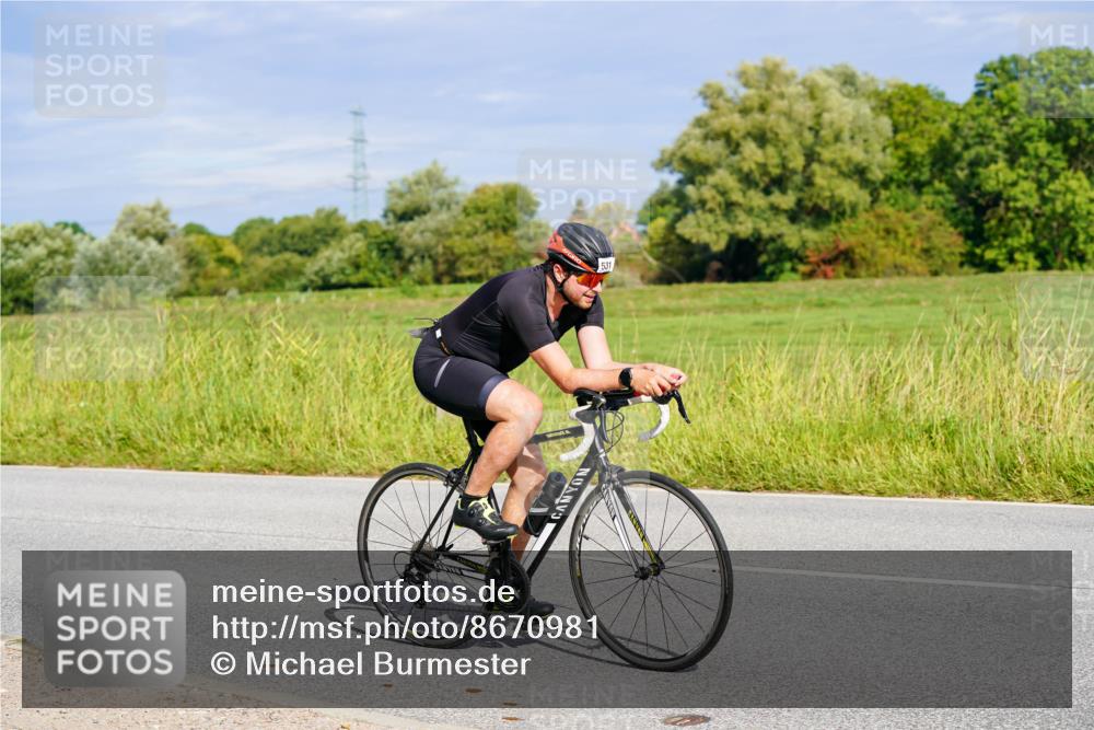 31.08.2025 - Elbe Triathlon Hamburg Michael Burmester http://msf.ph/oto/8670981 31.08.2025 10:01:39 Radfahren 531, 723, 820, 911 meine-sportfotos.de