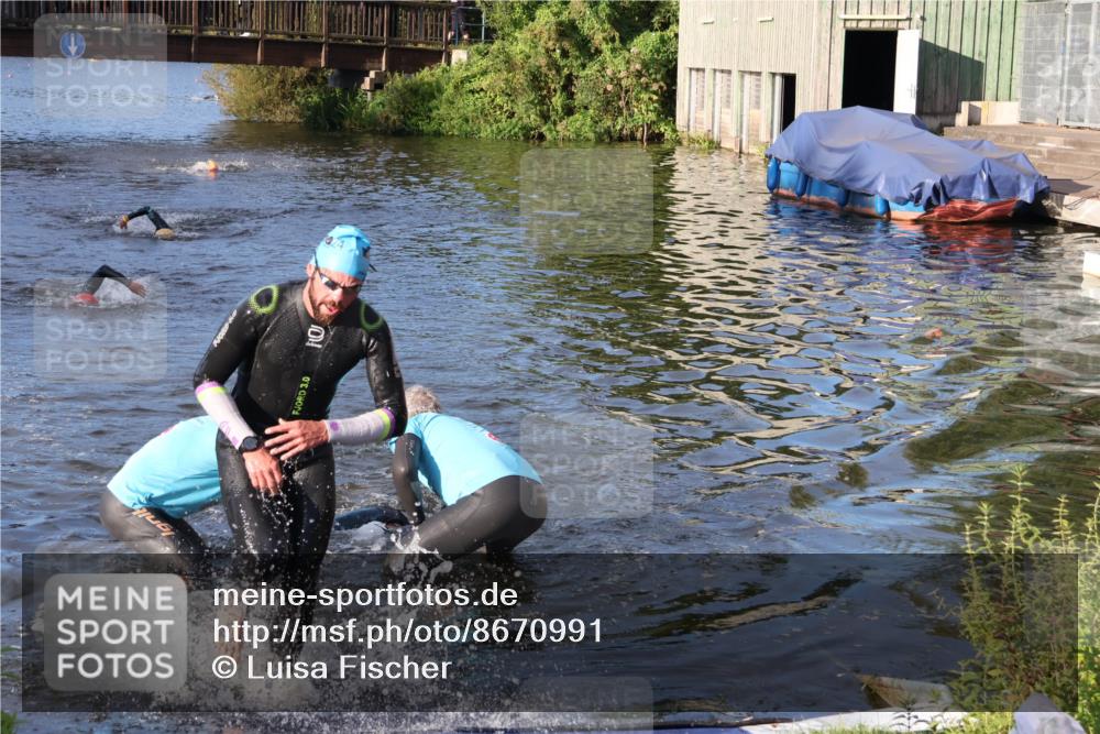 31.08.2025 - Elbe Triathlon Hamburg Luisa Fischer http://msf.ph/oto/8670991 31.08.2025 08:28:25 Schwimmen 196, 206 meine-sportfotos.de