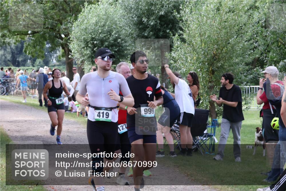 31.08.2025 - Elbe Triathlon Hamburg Luisa Fischer http://msf.ph/oto/8670999 31.08.2025 11:54:39 Laufen 795, 419, 127, 999 meine-sportfotos.de