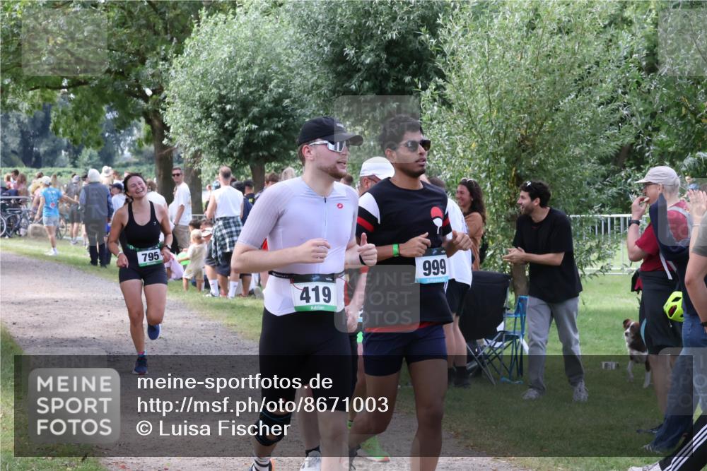 31.08.2025 - Elbe Triathlon Hamburg Luisa Fischer http://msf.ph/oto/8671003 31.08.2025 11:54:40 Laufen 795, 419, 999, 666 meine-sportfotos.de