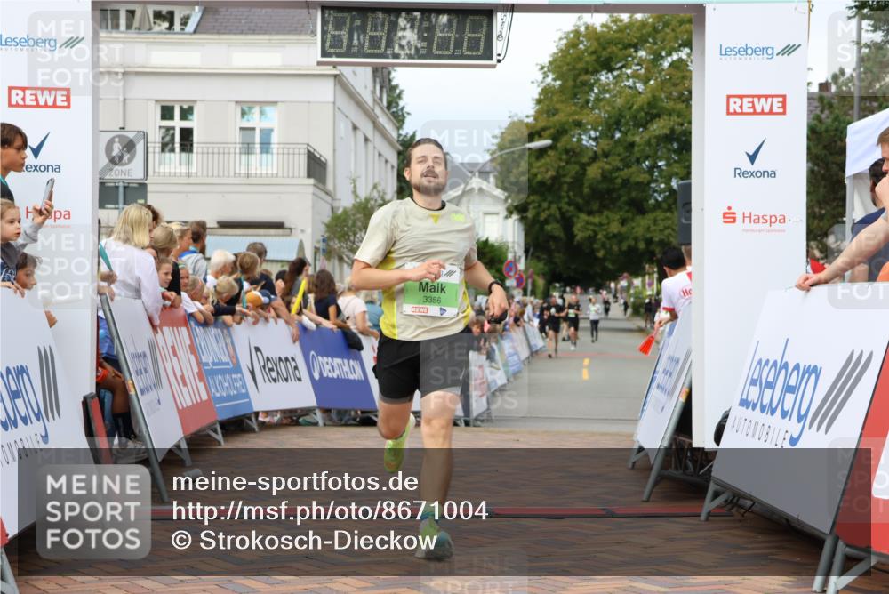 31.08.2025 - 21. Blankeneser Heldenlauf Strokosch-Dieckow http://msf.ph/oto/8671004 31.08.2025 10:53:26 Ziel 3356, 3371 meine-sportfotos.de