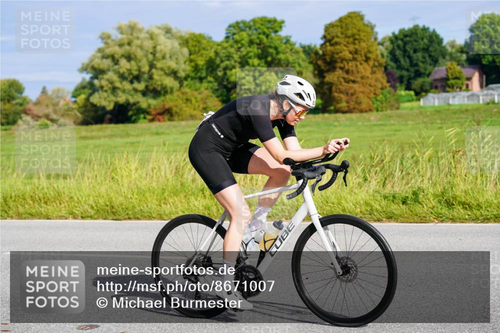 31.08.2025 - Elbe Triathlon Hamburg Michael Burmester http://msf.ph/oto/8671007 31.08.2025 10:01:42 Radfahren 531, 723, 820, 911 meine-sportfotos.de
